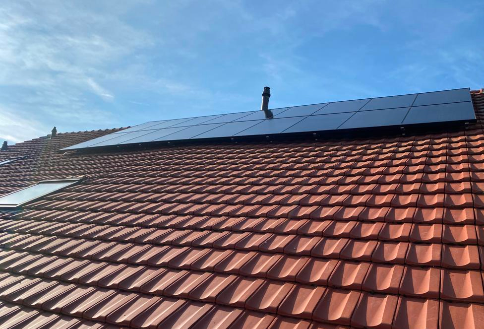 Top Sun Energy - Installations de panneaux photovoltaïques, pompes à chaleur, batteries de recharge, couvert photovoltaïques, bornes de recharge électriques, en Suisse