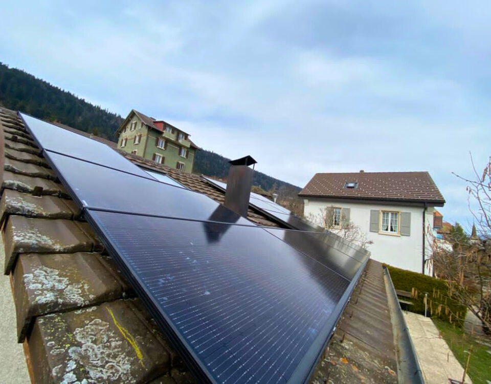 Top Sun Energy - Installations de panneaux photovoltaïques, pompes à chaleur, batteries de recharge, couvert photovoltaïques, bornes de recharge électriques, en Suisse