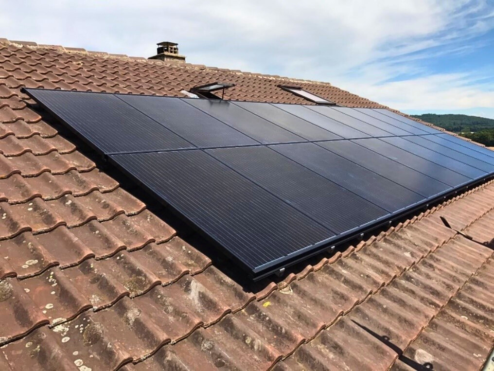 Top Sun Energy - Installations de panneaux photovoltaïques, pompes à chaleur, batteries de recharge, couvert photovoltaïques, bornes de recharge électriques, en Suisse